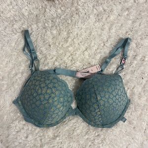 Victoria’s Secret sexy lacy push-up bra 36B